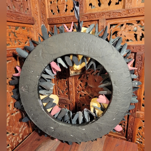 NWT Skull and Wood Flower Halloween Spooky Season Wreath - Picture 6 of 7